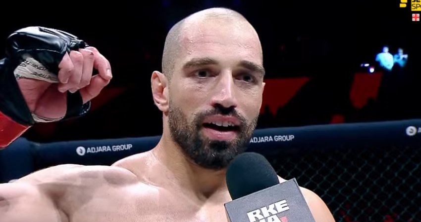 VIDEO: "დე... შენს სულს ვენაცვალე..." - მერაბ შარიქაძის პირველი ემოციური კომენტარი სადებიუტო გამარჯვების შემდეგ