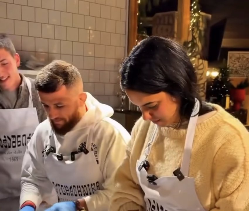 VIDEO: მერაბმა და ნინამ გურული ღვეზელები გამოაცხვეს