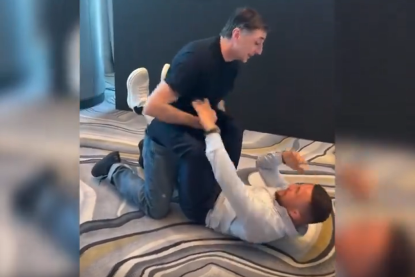 VIDEO: მერაბ დვალიშვილი შოთა არველაძეს ჯიუ-ჯიცუს ილეთებს ასწავლის