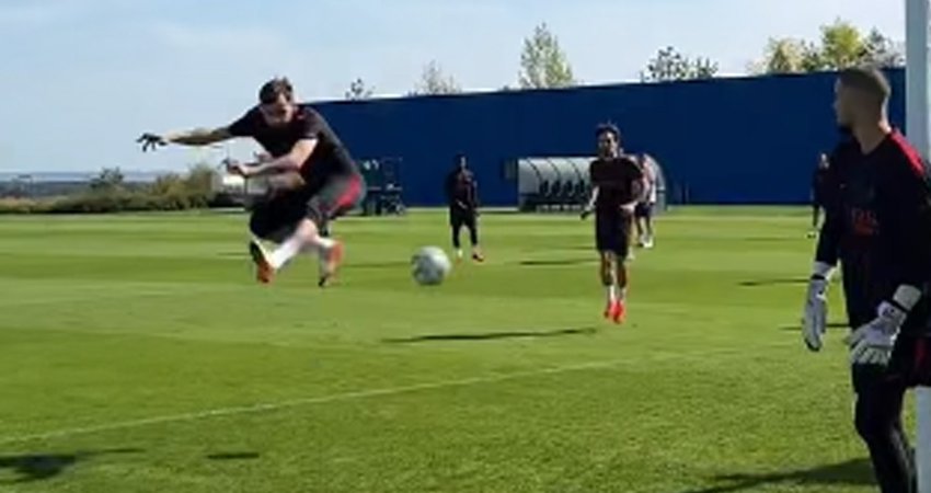 VIDEO: ქუსლიიიით! - კვარას შედევრი პსჟ-ს ვარჯიშზე