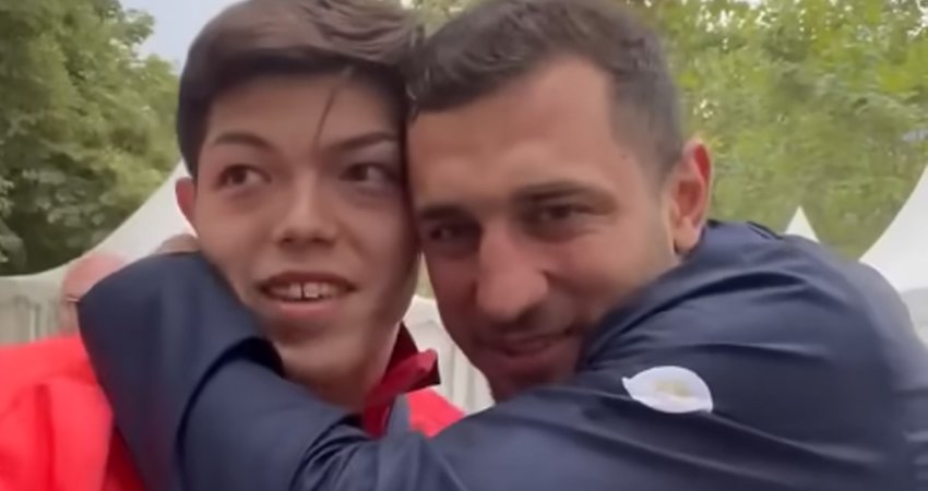 VIDEO: ულამაზესი მომენტი - რა უთხრა ბექაურმა მურაოს 2024 წელს ოლიმპიადაზე დამარცხების შემდეგ